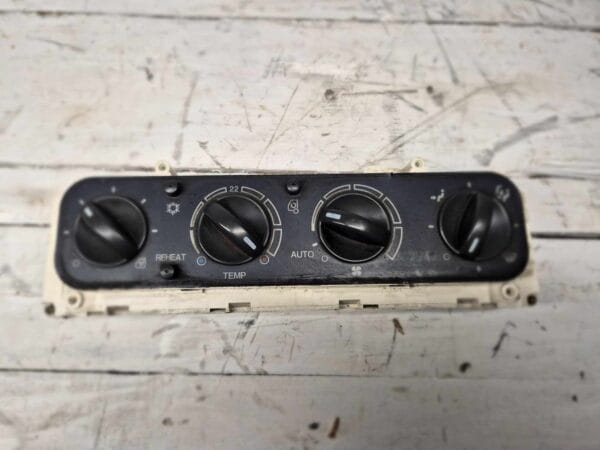 CLIMATE CONTROL PANEL MAN 81619906061 2005 01 min