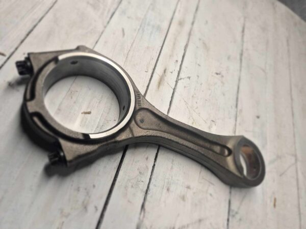 CONNECTING ROD MAN D2676 51024006151 6151 01 min rotated 1 e1752567509233