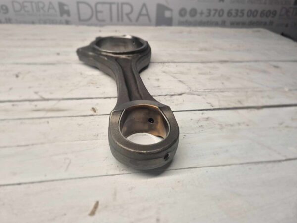 CONNECTING ROD MAN D2676 51024006151 6151 03 min e1752567932708