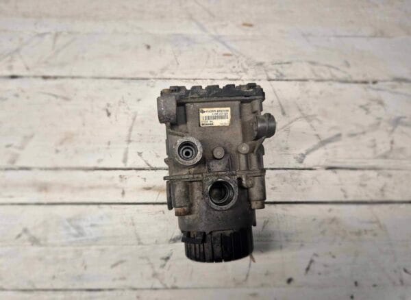 EBS MODULATOR FRONT SCANIA 4 1423910 02 |