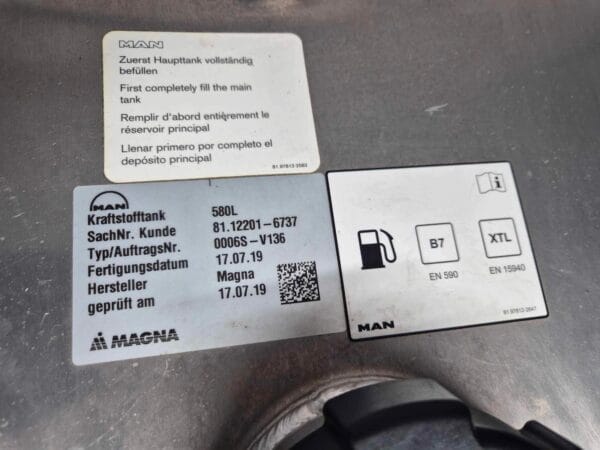 FUEL TANK MAN 580L 81122016737 03