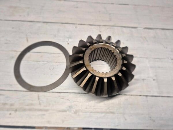 SIDE GEAR 18 T 74170902 01