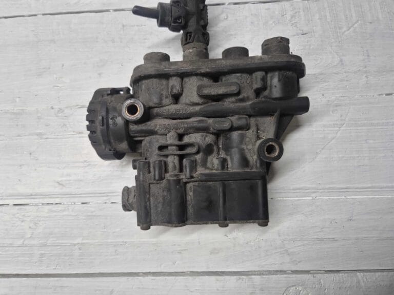 ECAS SOLENOID VALVE VOLVO 21083657