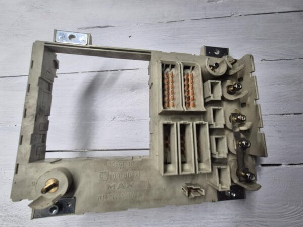 fuse box tga 81254446074 01