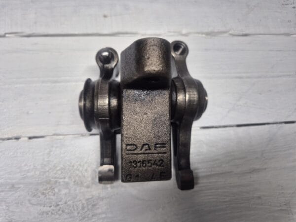 rocker arm 1369066 01