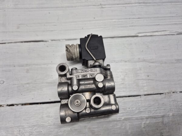 solenoid valve man tgx euro6 51259020131 02