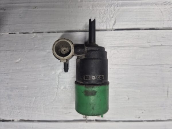 windscreen wacher pump 81264856030 01