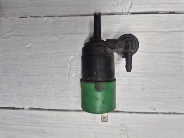 windscreen wacher pump 81264856030 02