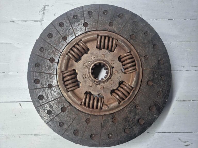 CLUTCH DISC MAN 81303010575