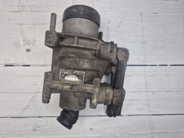 MAN F2000 USED BRAKE VALVE 320060101