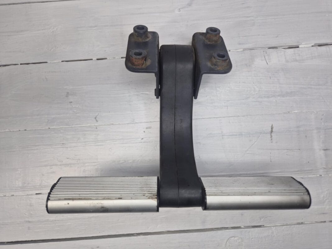 man tga tgx footrest foot holder 81614356003 02