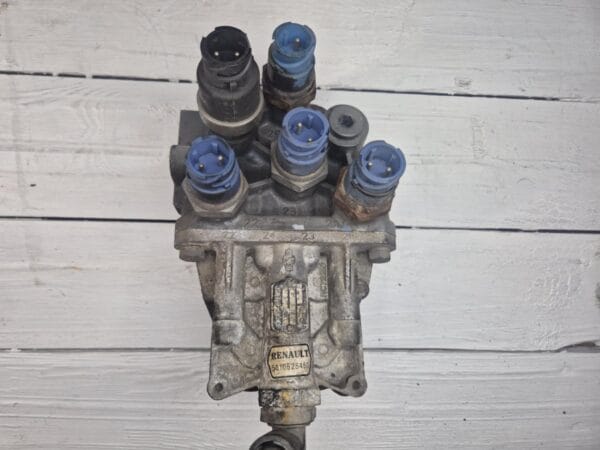 renault valve block 5010525450 rz004456e 01 |