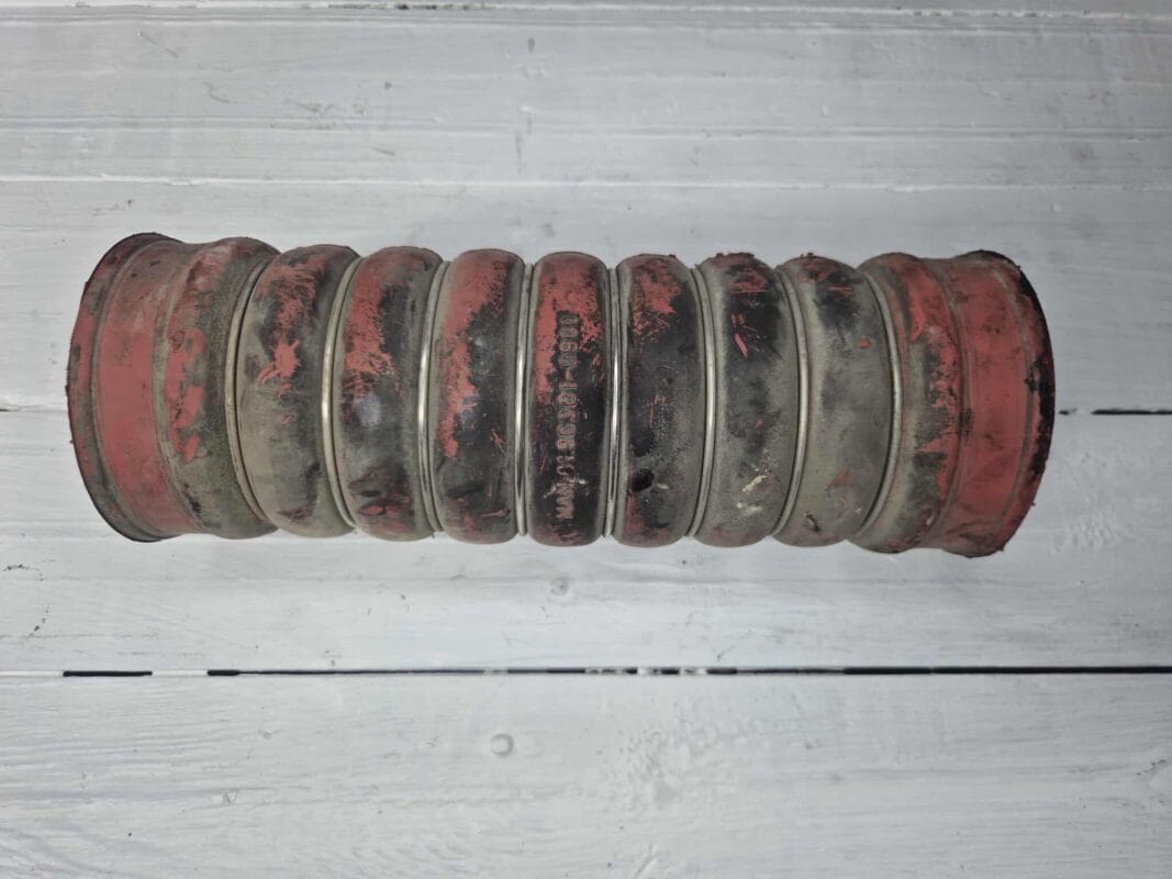 CHARGER INTAKE HOSE MAN 81963010900