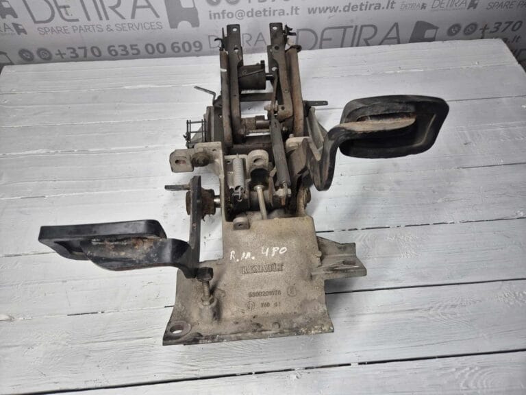 PEDAL ASSEMBLY RENAULT 5600201576