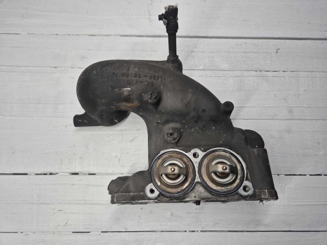 THERMOSTAT HOUSING MAN 51064043071