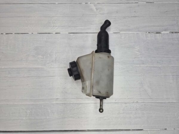 TANK FLUID OF CLUTCH CYLINDER RENAULT 9700010204