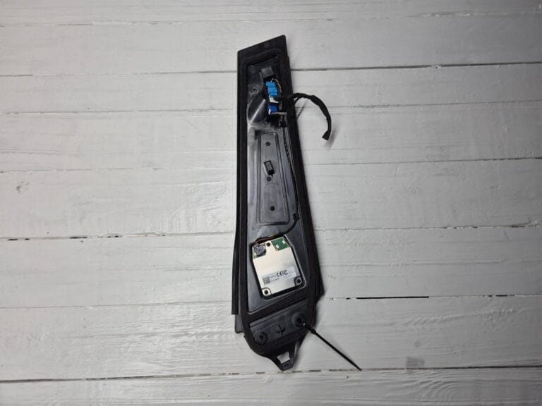 B-PILLAR COVER RIGHT SIDE TESLA MODEL 3 1089773E