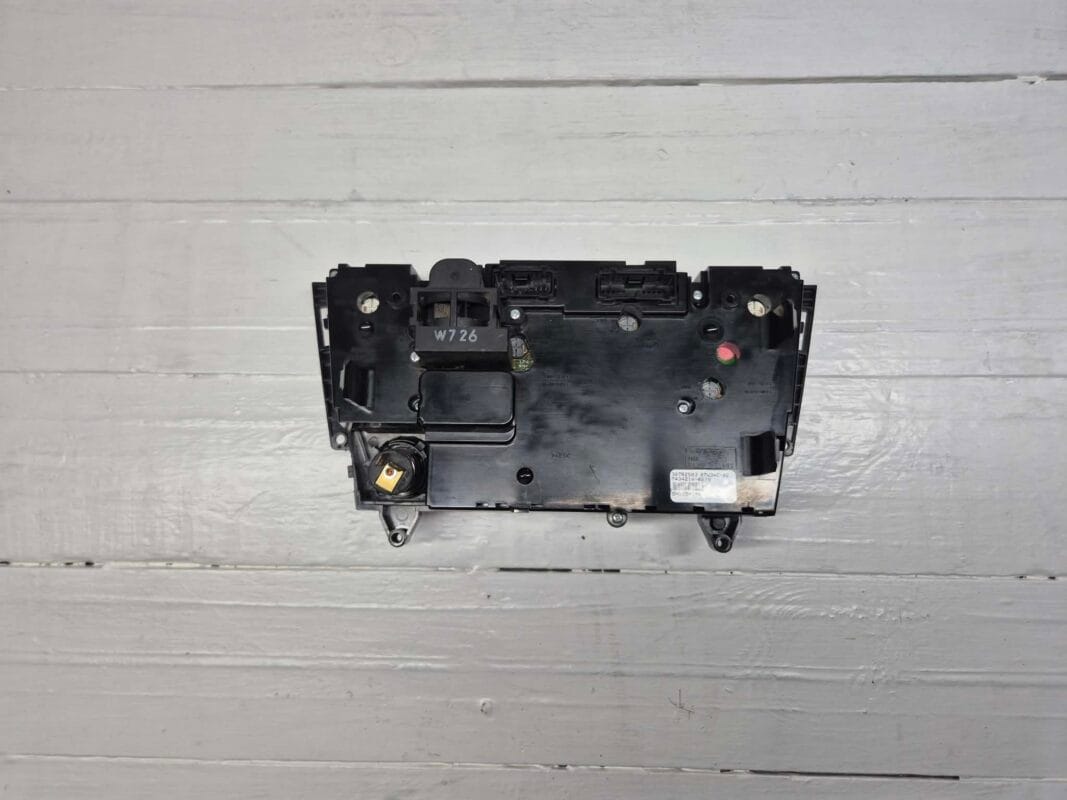 CLIMATE CONTROL UNIT VOLVO 30782503