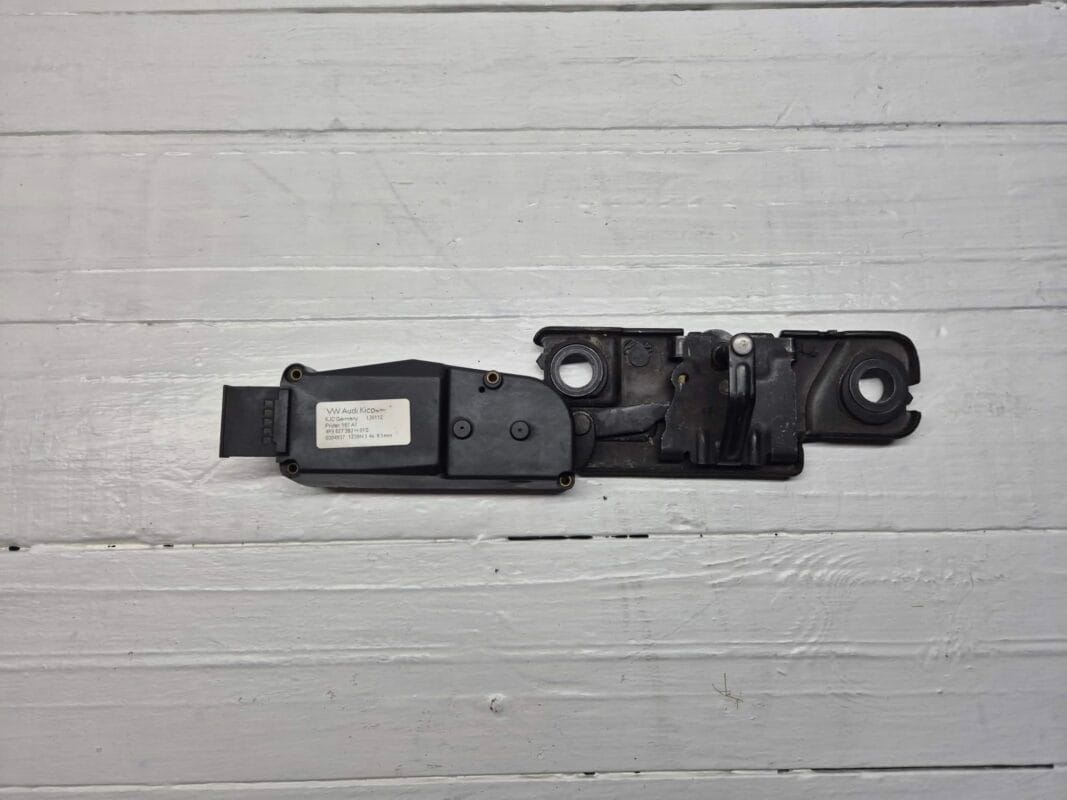 TAILGATE POWER LATCH STRIKER AUDI 4F9827383H 4F9827383H01S 130112