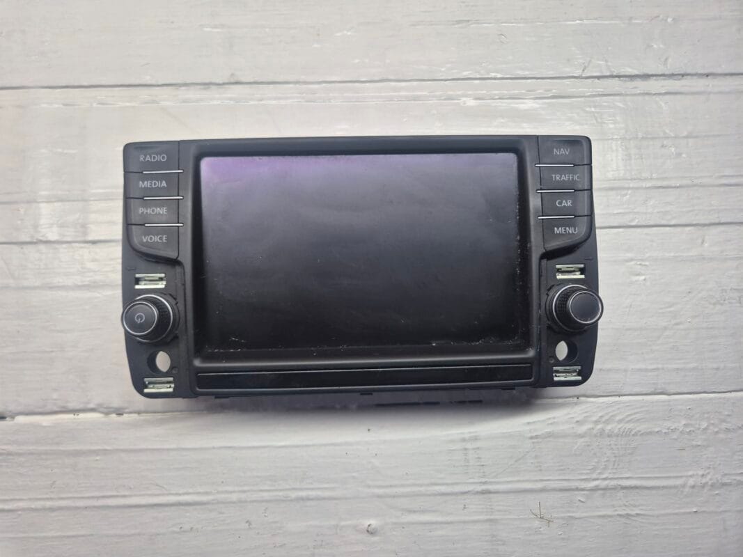 VOLKSWAGEN PASSAT B8 RADIO CD GPS DISPLAY 5G0919606