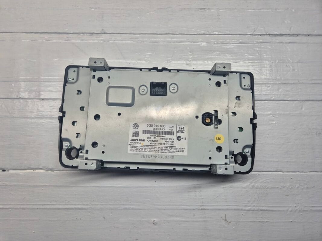 VOLKSWAGEN PASSAT B8 RADIO CD GPS DISPLAY 5G0919606