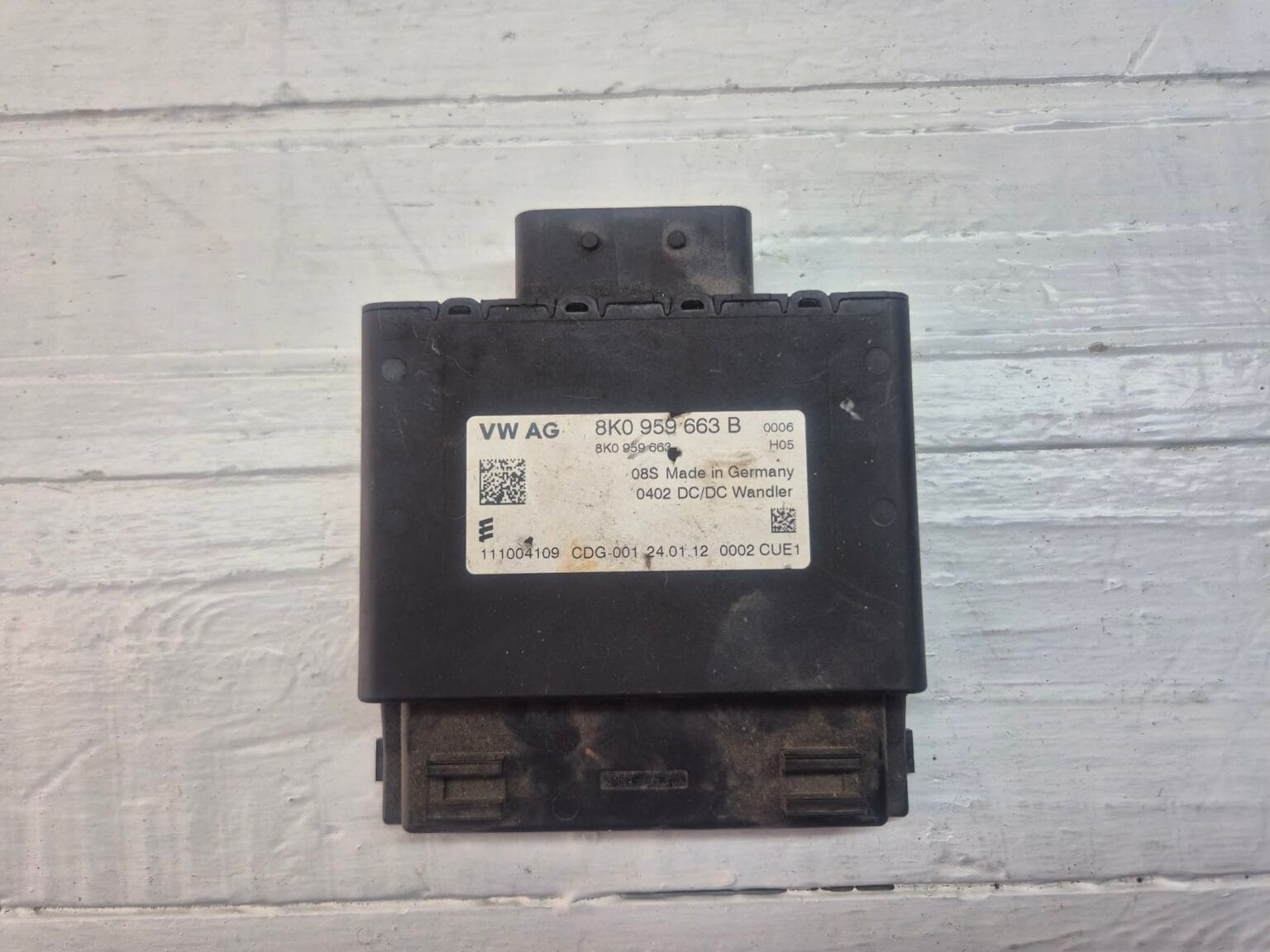 AUDI A5 VOLTAGE CONVERTER 8K0959663B