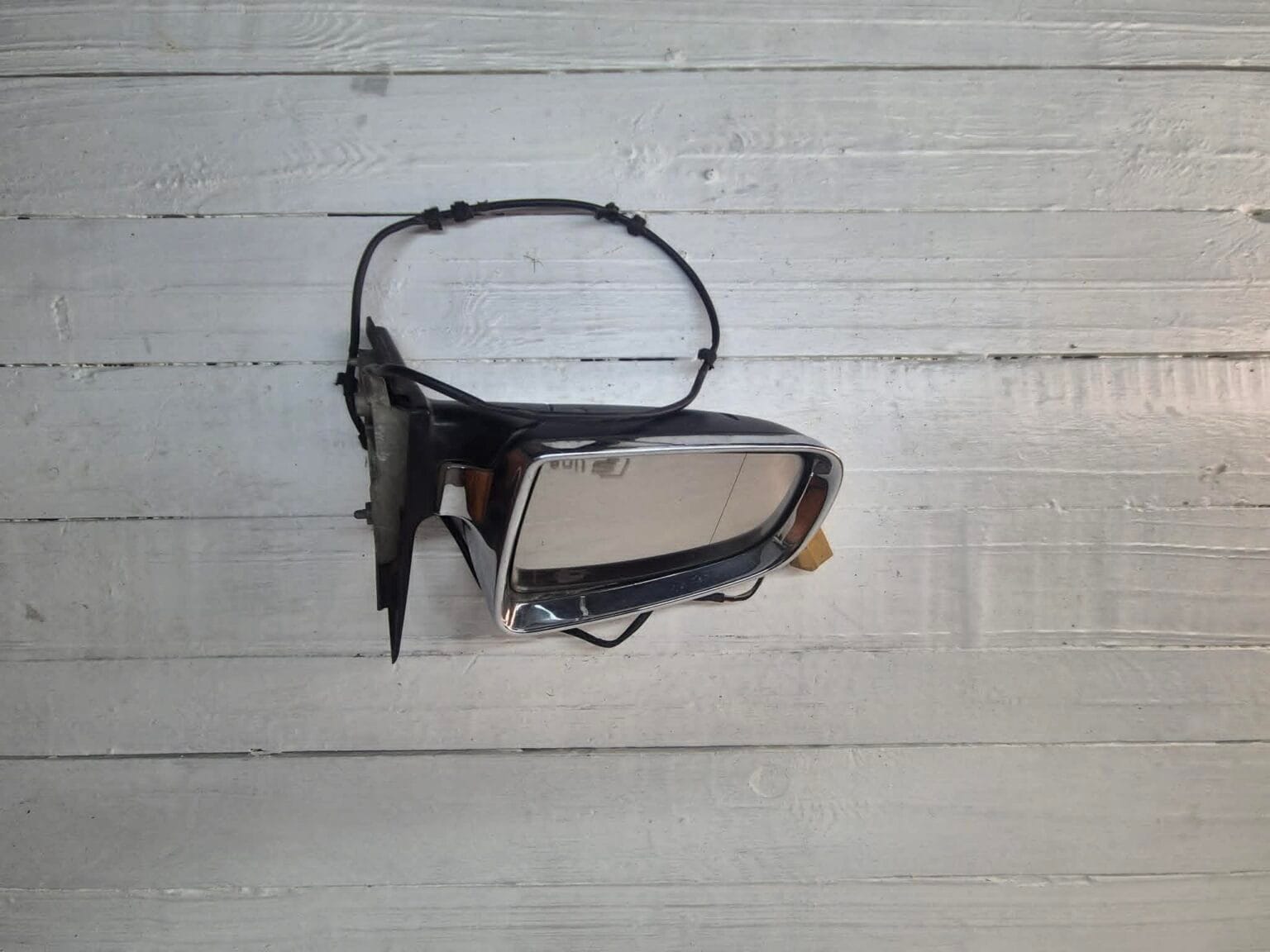 Audi A4 S4 B6 8E 8HREAR SIDE MIRROR 010681 01 |