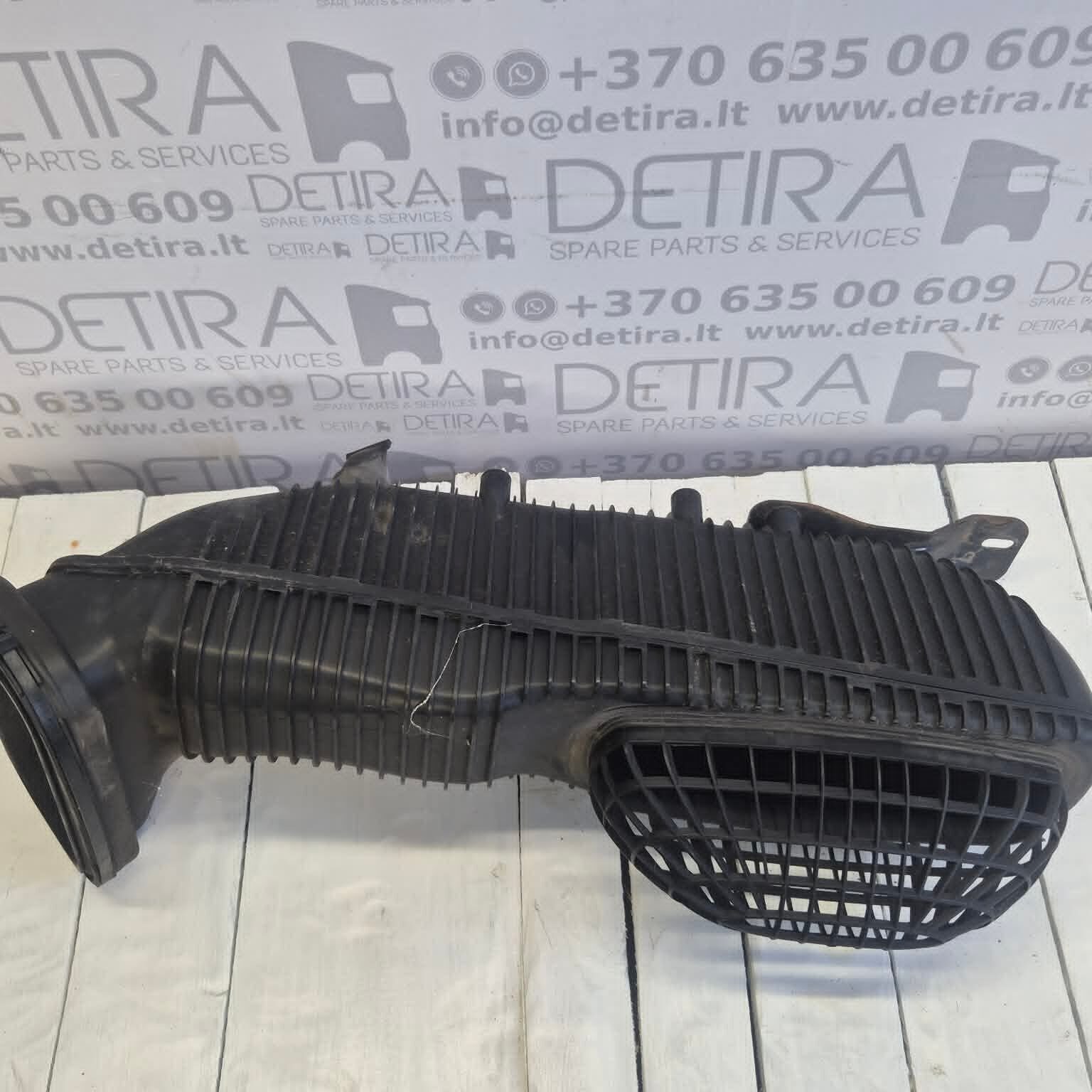 AIR INTAKE DUCT MAN TGX 18.500 81082016097 02 rotated |
