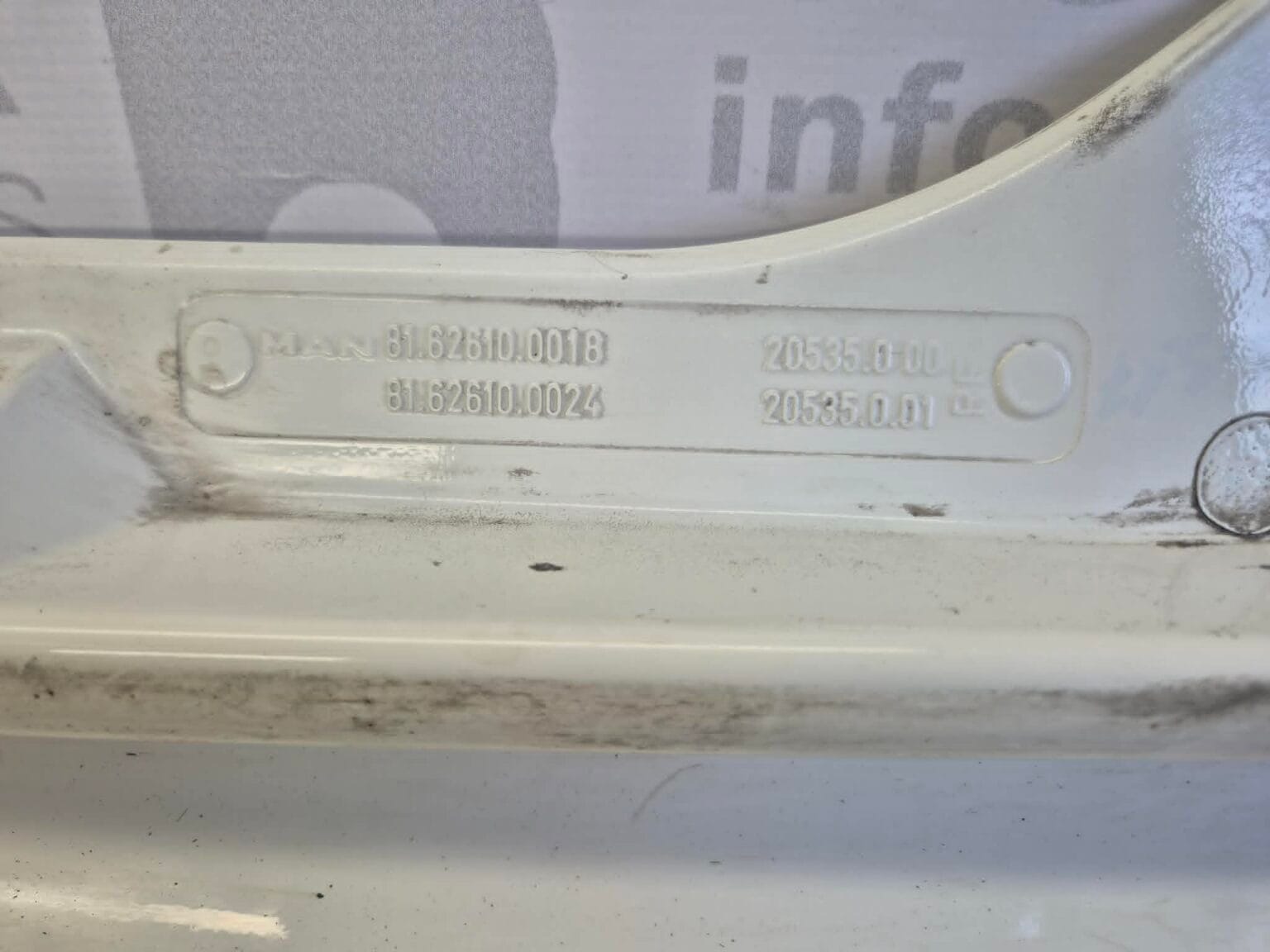 DOOR EXTENSION RIGHT MAN TGX 81626100018 02 |