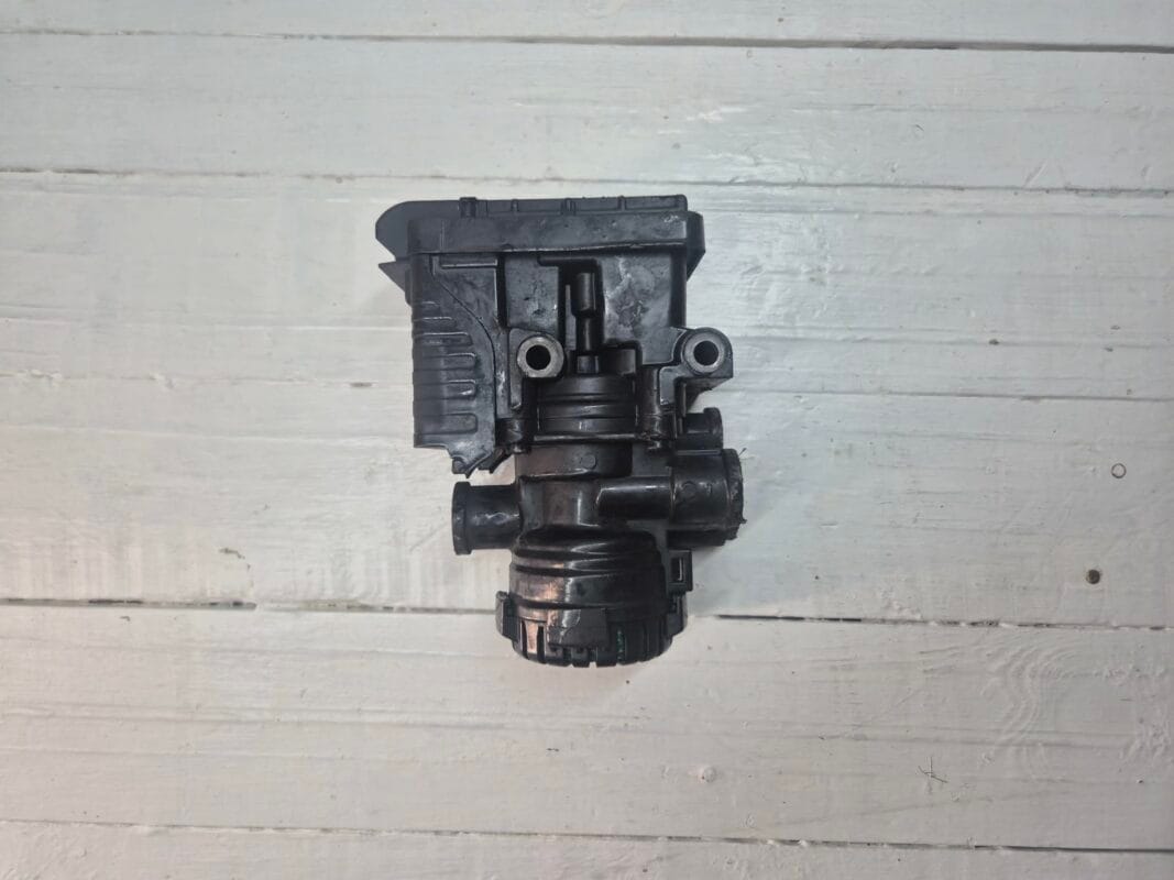 EBS MODULATOR FRONT AXLE MAN TGX 81521066057 01 |