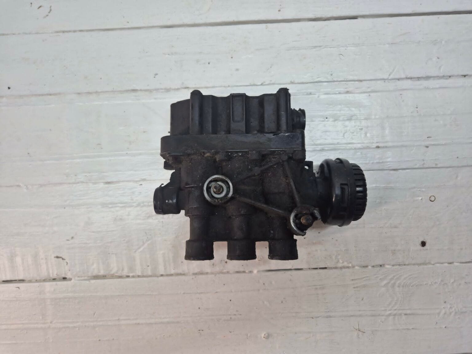 USED ECAS VALVE 4728800300