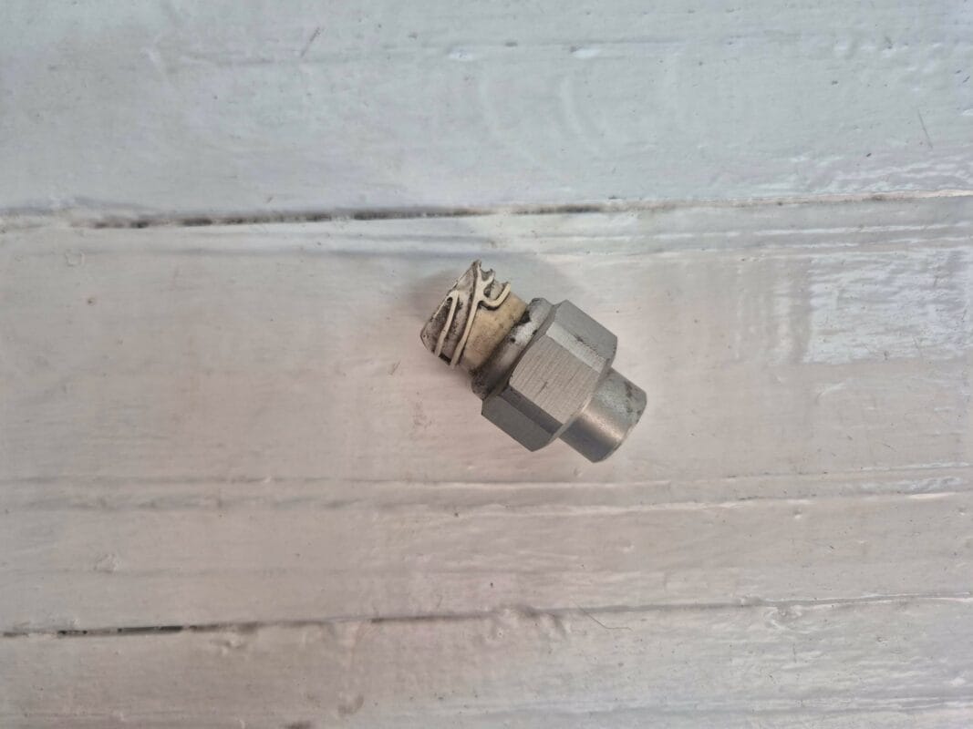 MAN TGX CONDITIONIER PRESSURE SENSOR 81274210299