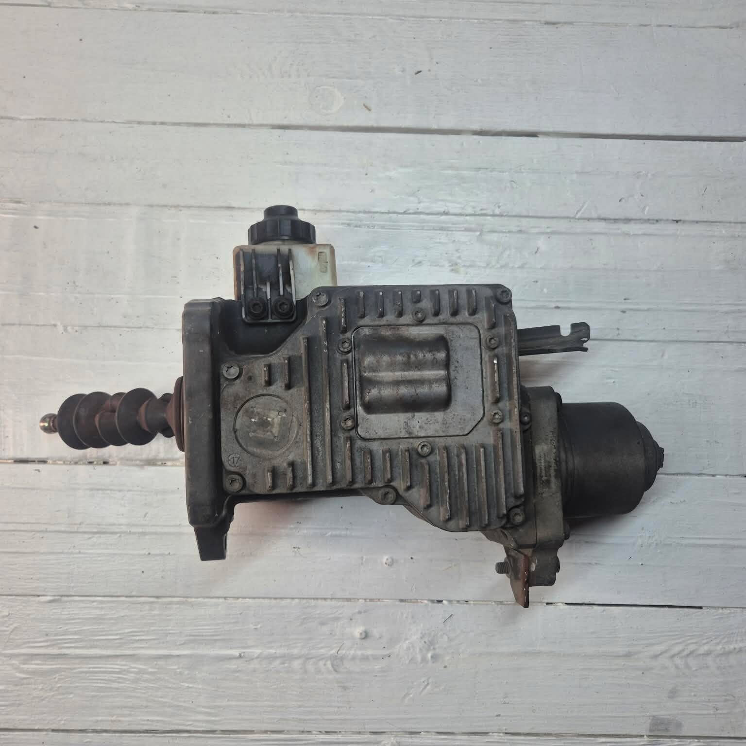 CLUTCH BOOSTER TGX 2017