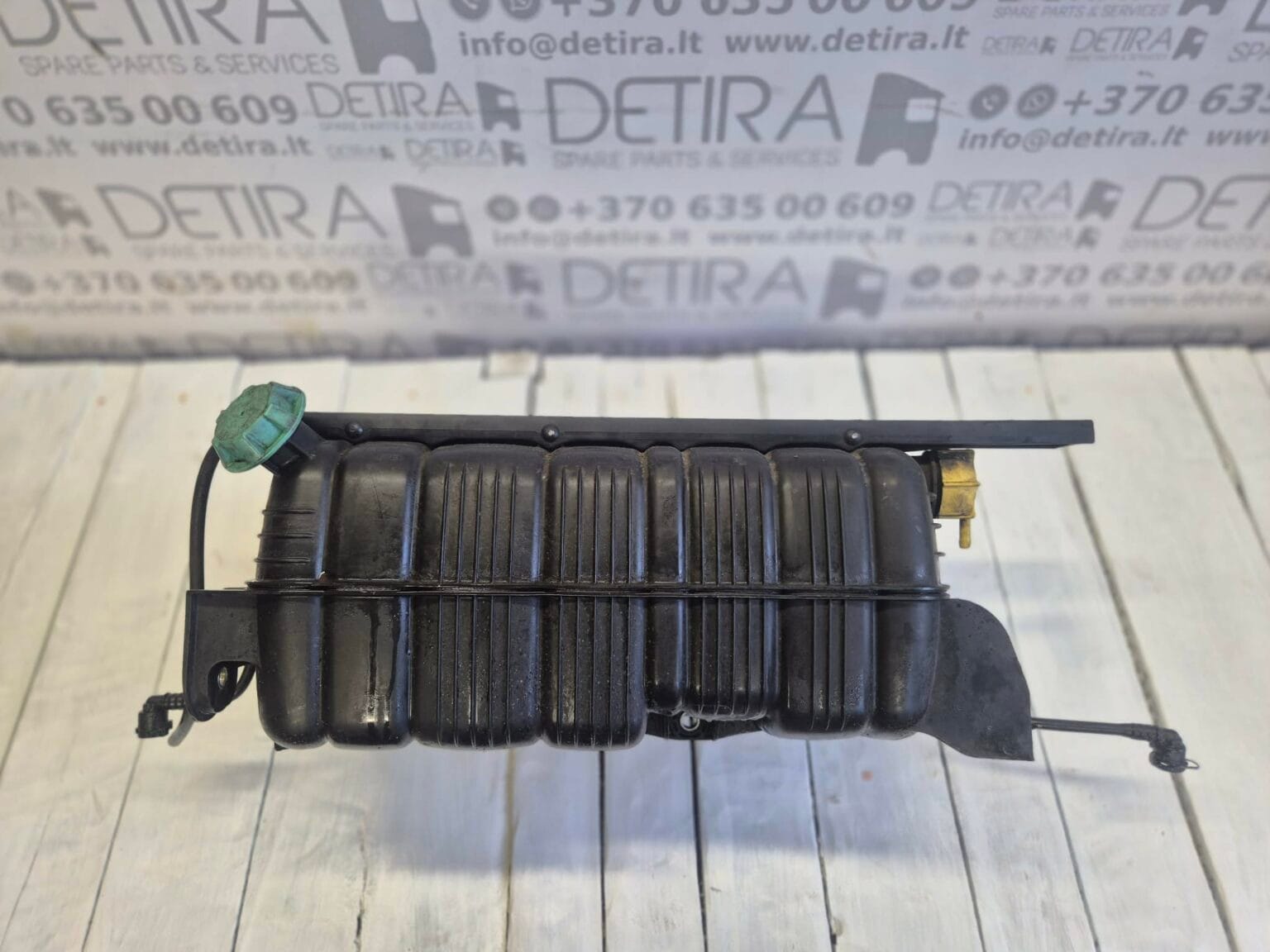 MAN TGX COOLANT EXPANSION TANK 81061026232 03 |