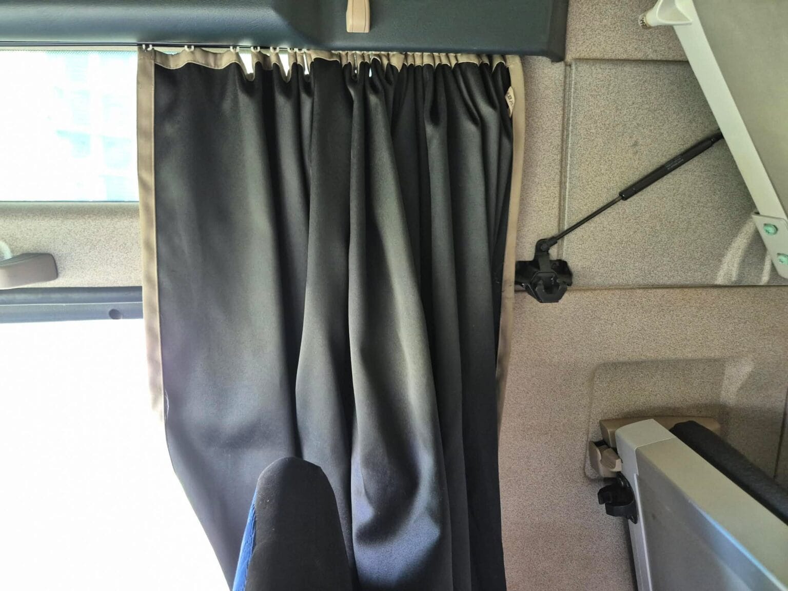 ALL ROUND CURTAIN MAN TGX