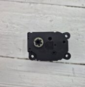 MAN HEATER ACTUATOR 81286016142 01 rotated |