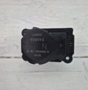MAN HEATER ACTUATOR 81286016142 03 rotated |