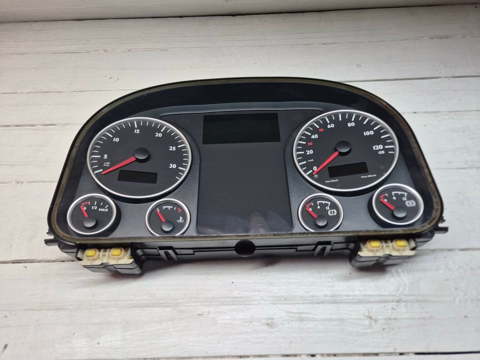 MAN TGX EURO6 INSTRUMENT CLUSTER