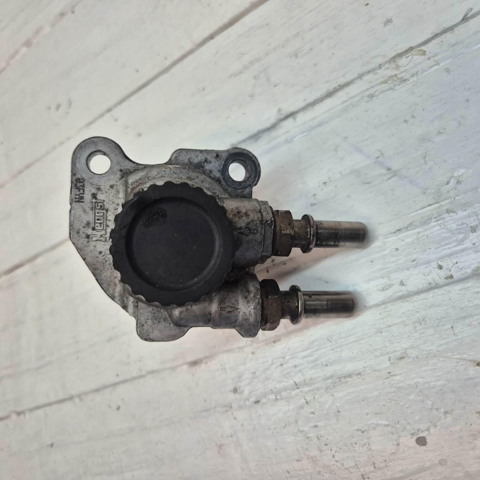 MAN TGX EURO 6 FUEL HAND PUMP