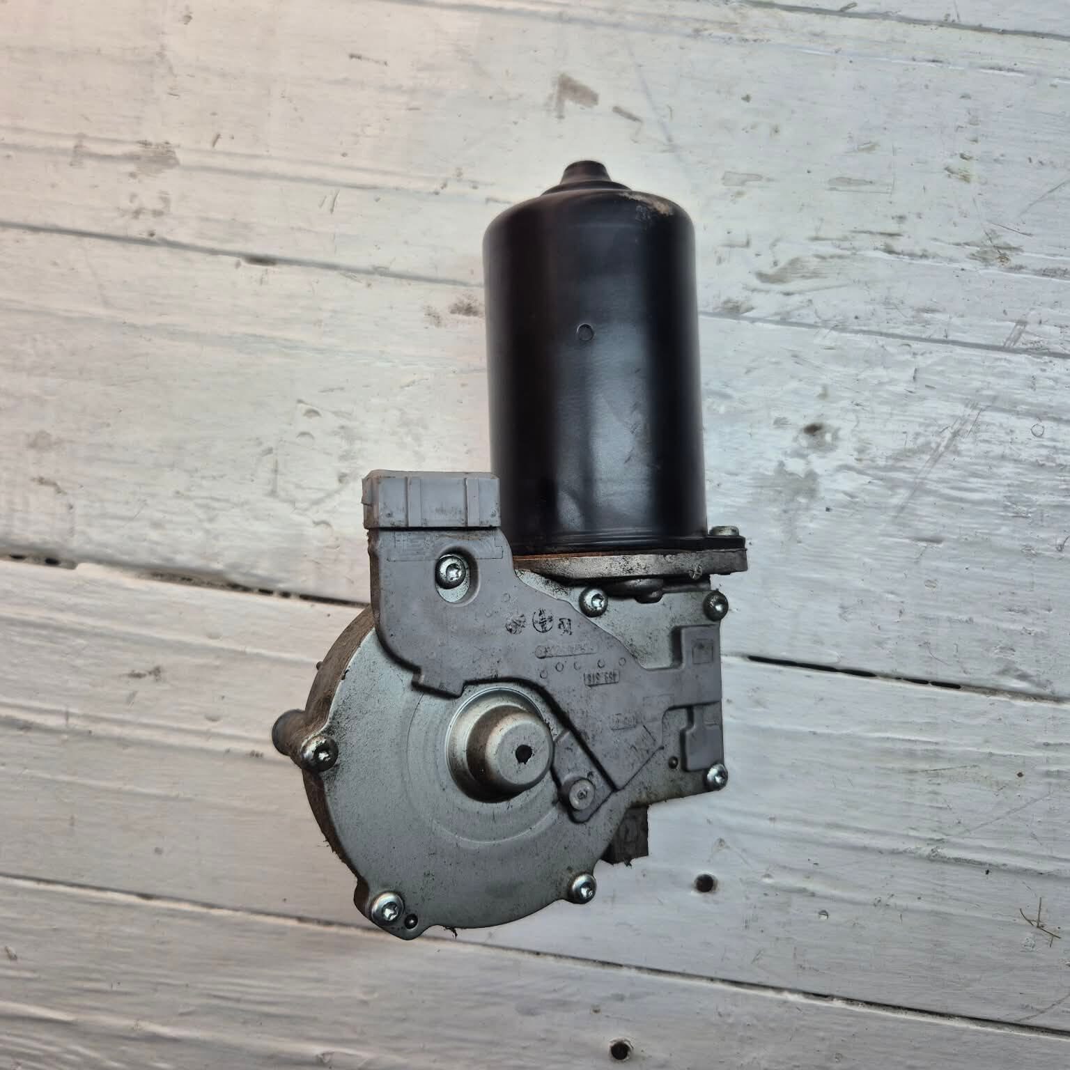 MAN TGX WIPER MOTOR
