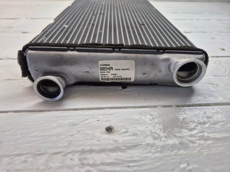 MAN CAB HEAT EXCHANGER BEHR HC381
