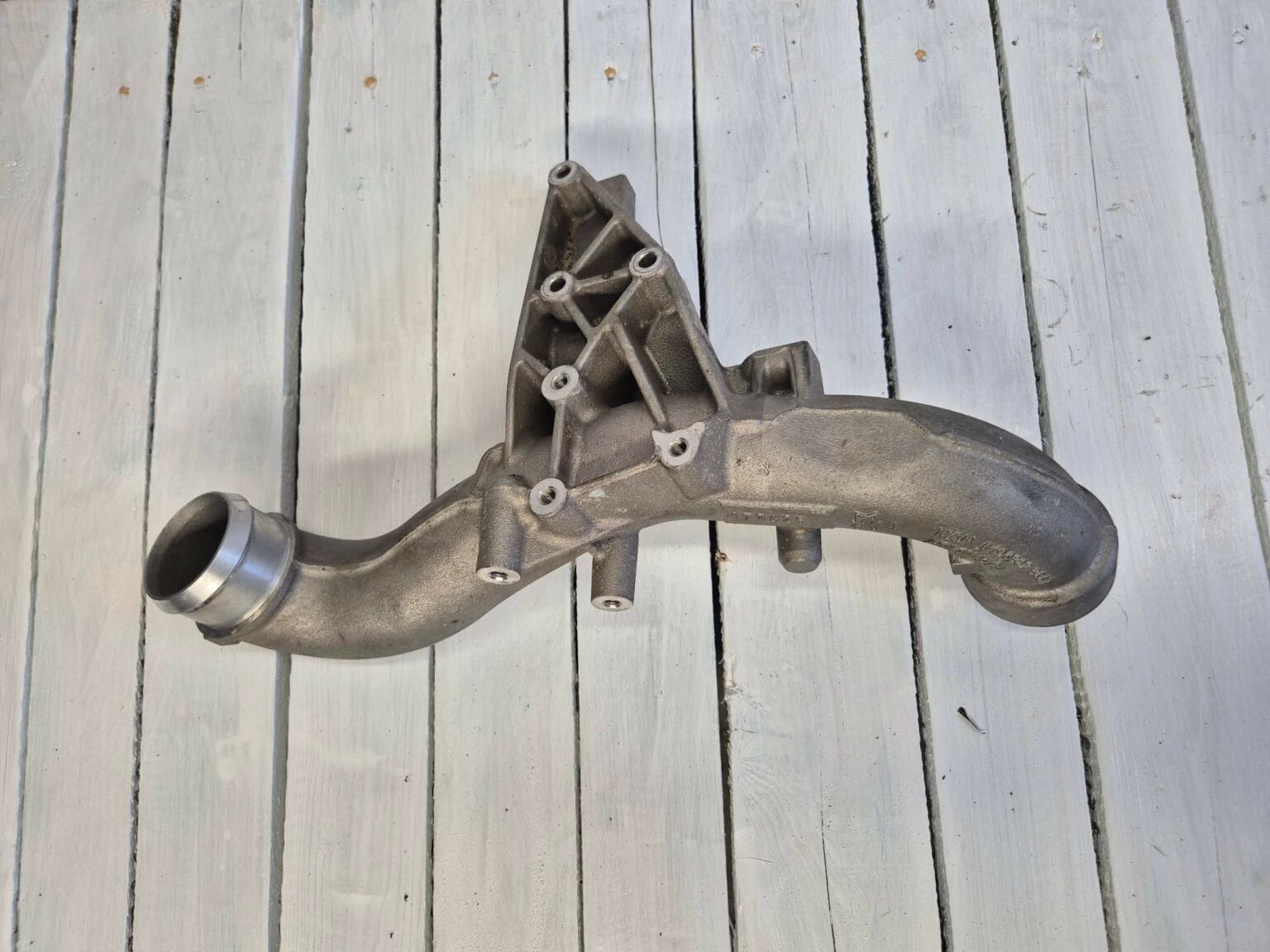 MAN TGX COOLANT PIPE