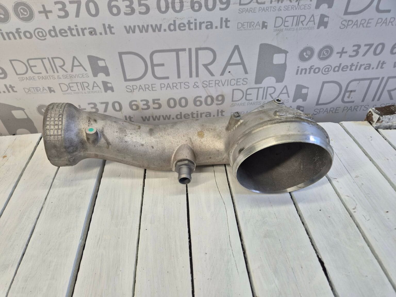 INTAKE PIPE MAN