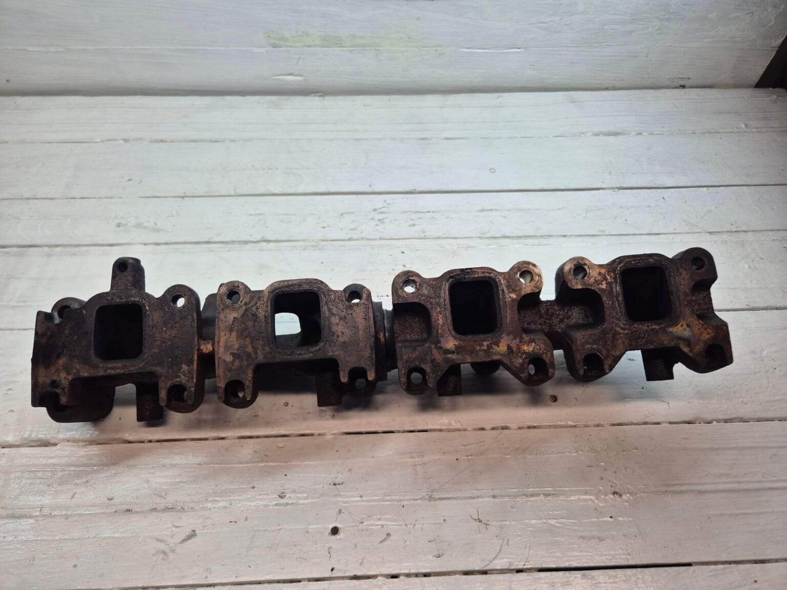 EXHAUST MANIFOLD D0834