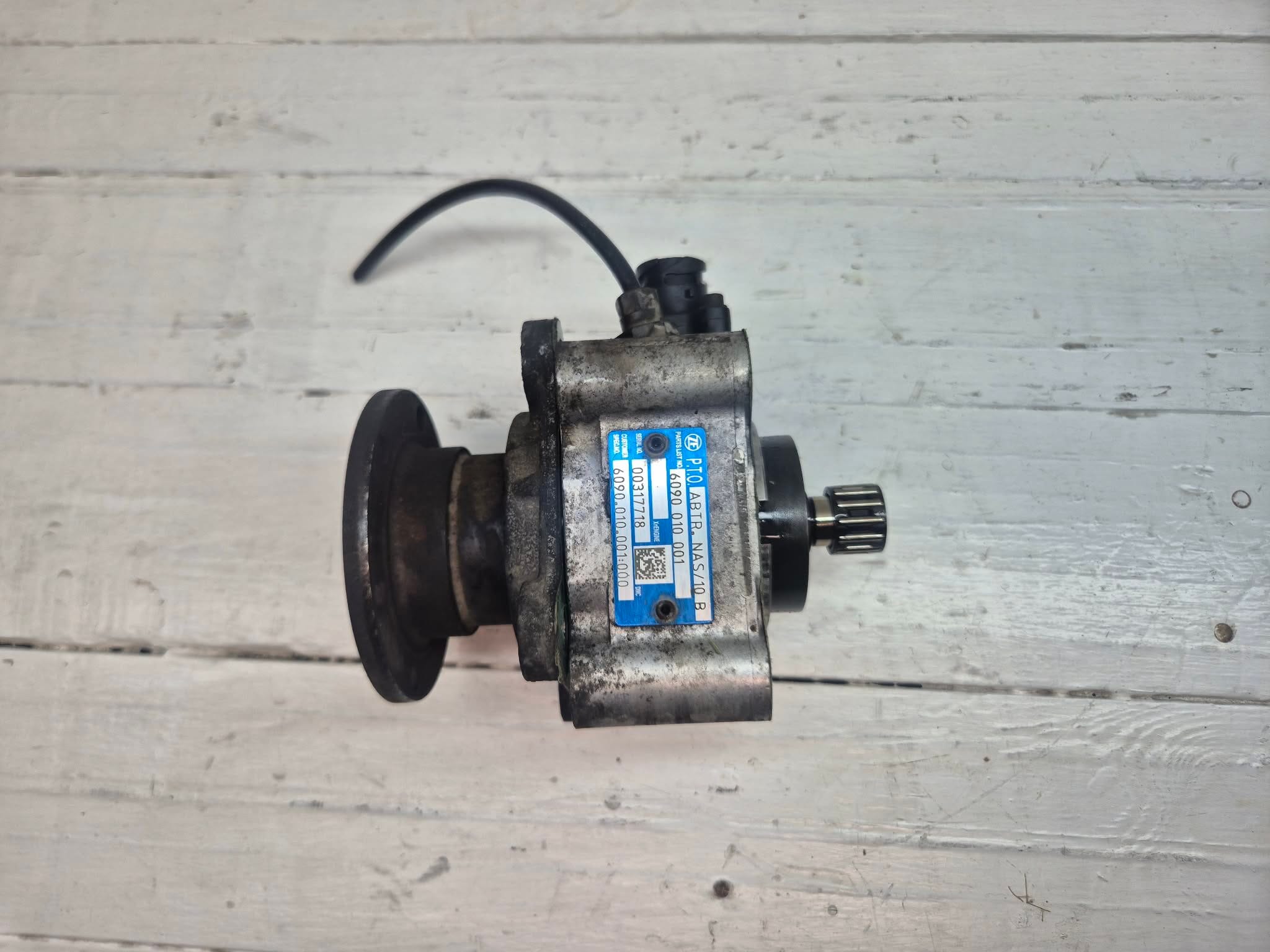 MAN-PTO-6090012021-01 ZF PTO OUTPUT MAN 6090010001