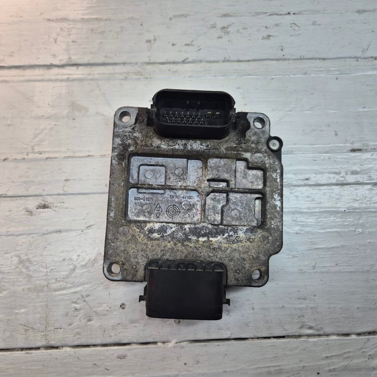 MAN RETARDER CONTROL UNIT EST54 6070010004 02 1 rotated |