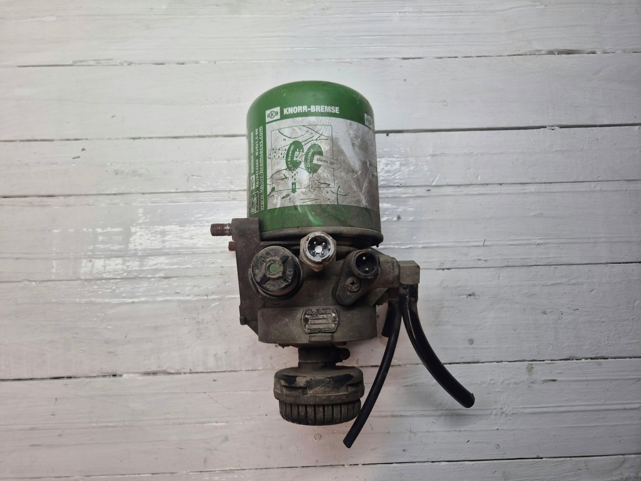 MAN-TGX-AIR-DRYER-81521026370-01 K017711, AIR DRYER KNORR