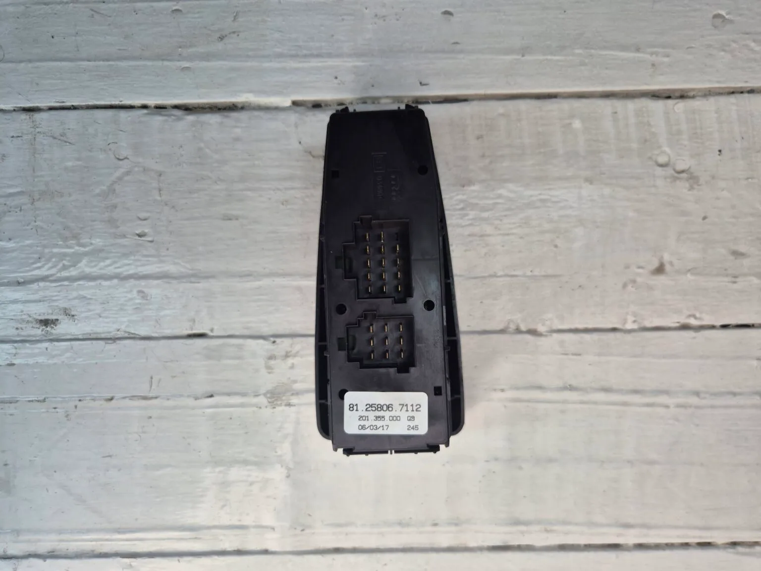 DOOR CONTROL PANEL 81258067112