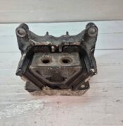 ENGINE MOUNTING REAR BRACKET 81415066467