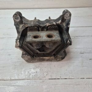MAN TGX ENGINE MOUNTING
